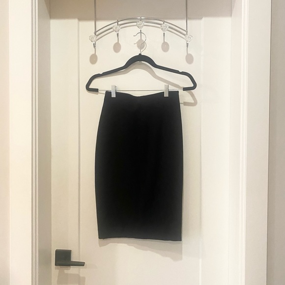 Aritzia - Wilfred - Pencil Skirt - Black - Size Small (S) - Picture 1 of 3
